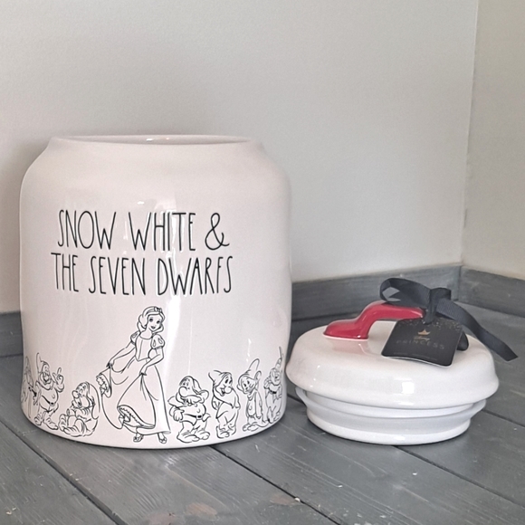👸Disney Princess Snow White And The Seven Dwarfs Large Canister With Lid - Picture 3 of 5